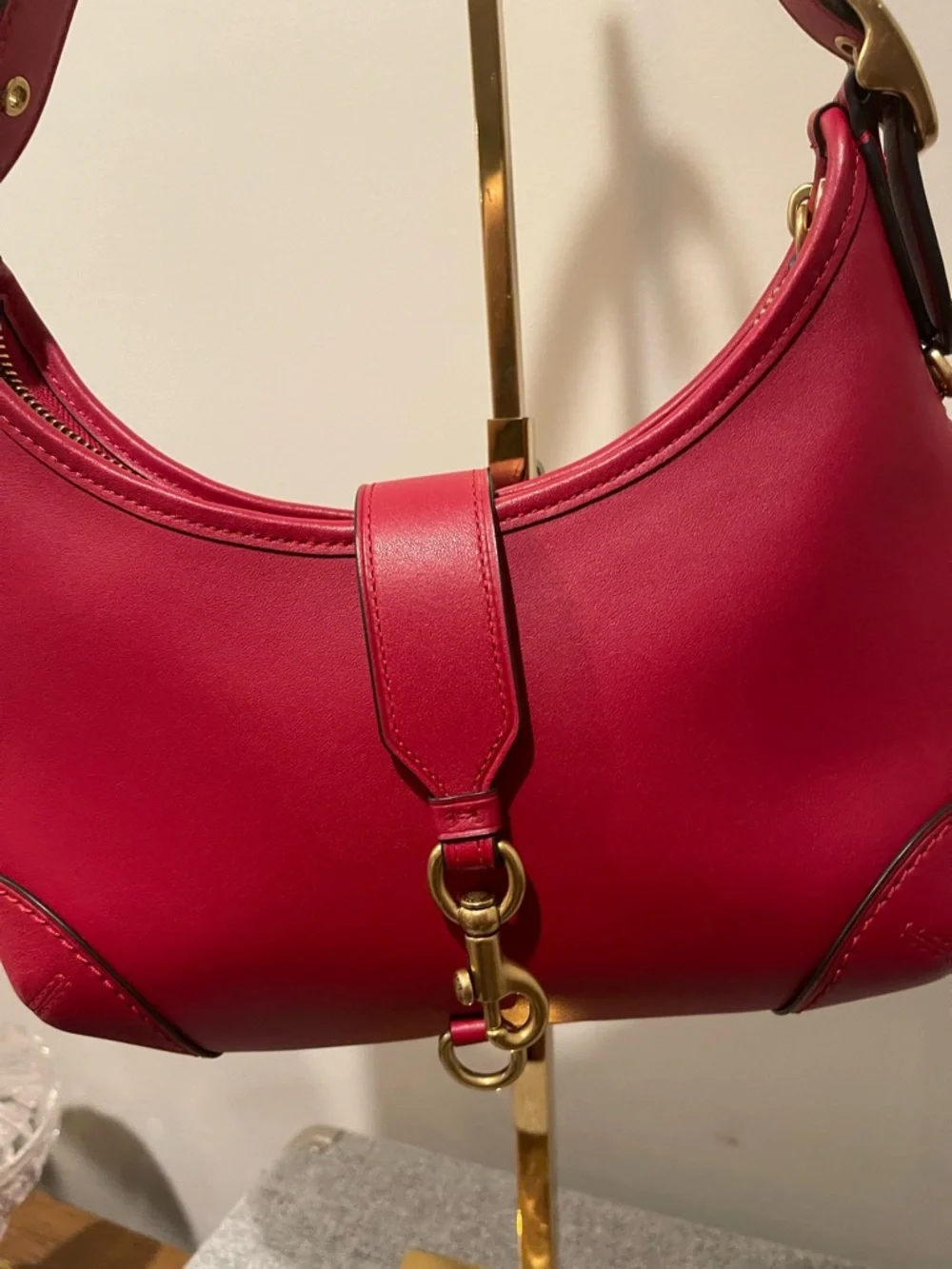 Coach Hampton - Picture 5 of 8